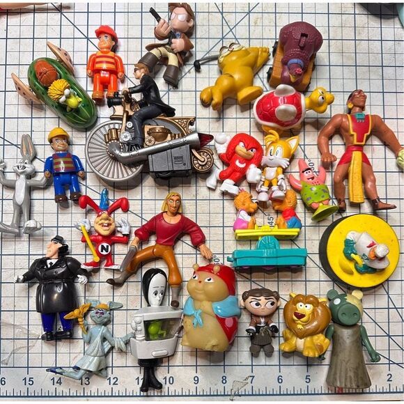 Vintage ACTION FIGURE PVC figure bundle McDonalds Hardees White Castle Looney Tu - Picture 1 of 2